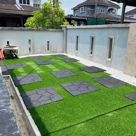 Desyafiq Homestay Kuala Kedah Exterior foto