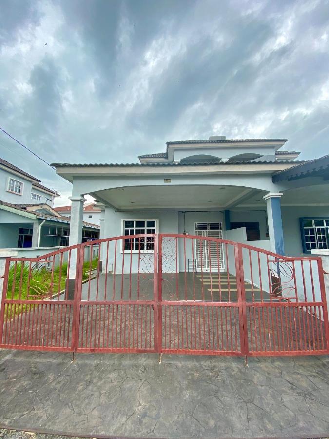 Desyafiq Homestay Kuala Kedah Exterior foto