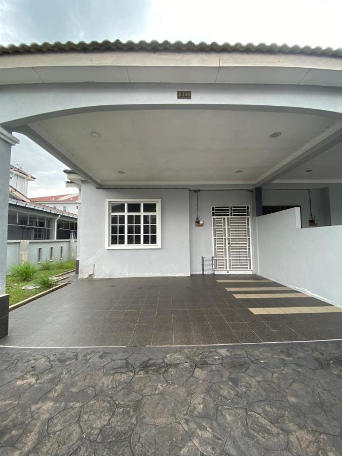 Desyafiq Homestay Kuala Kedah Exterior foto